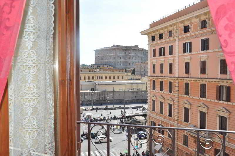 Le Suite Di Via Ottaviano - Suite In Rome B&B Esterno foto